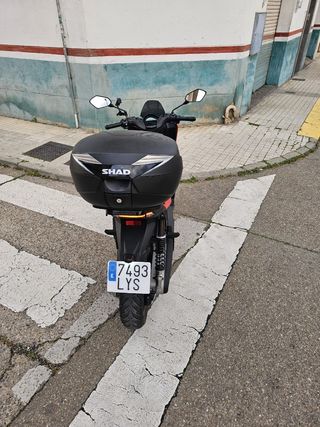 Se vende Seat Mo e-Scooter 125 en perfecto estado.
