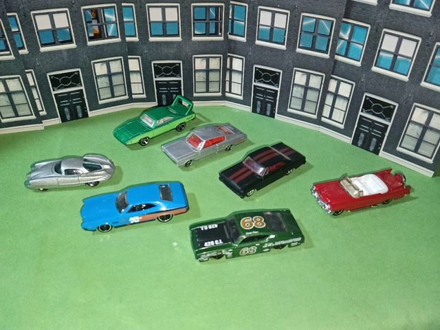 Malasia y matbox.hot wheels. autos por unidad.