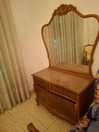 Mueble aparador antiuo