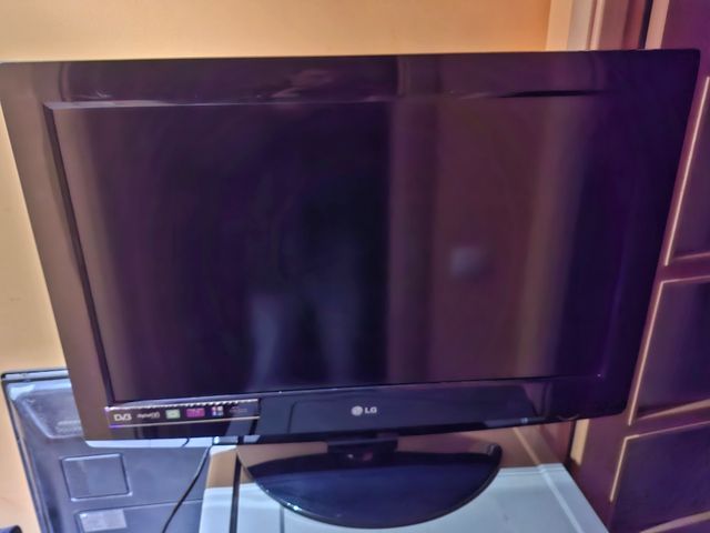 LG 32L2000