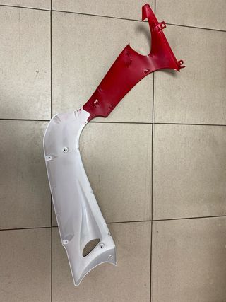 Tapa lado derecho Honda X8R SZX