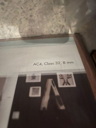 Pack Tarima de suelo laminado marrón oscura