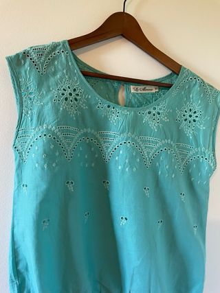 Camisa sin mangas bordada