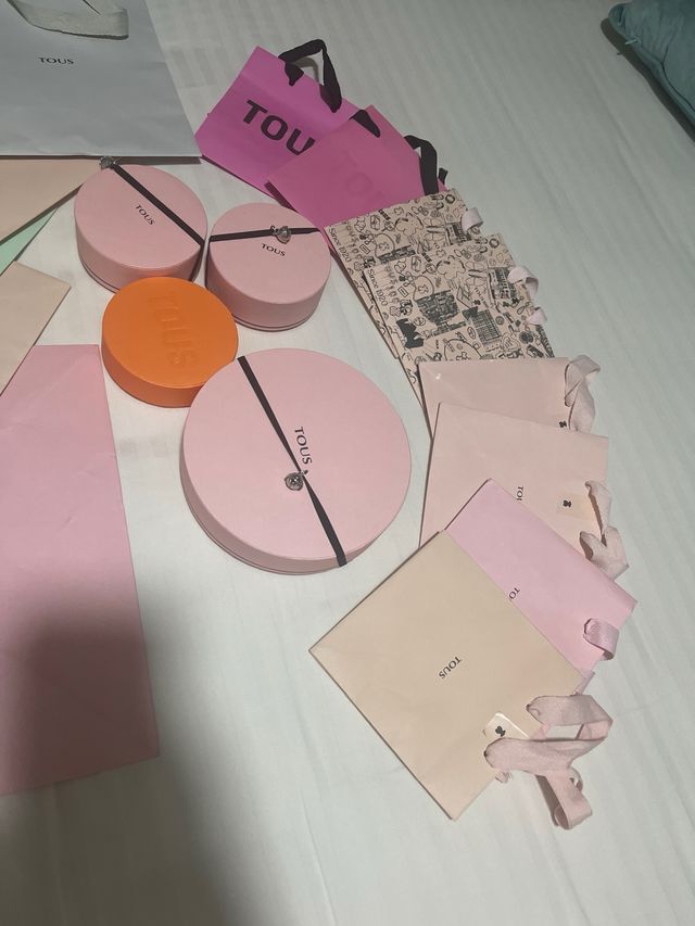 Cajas y bolsas Tous