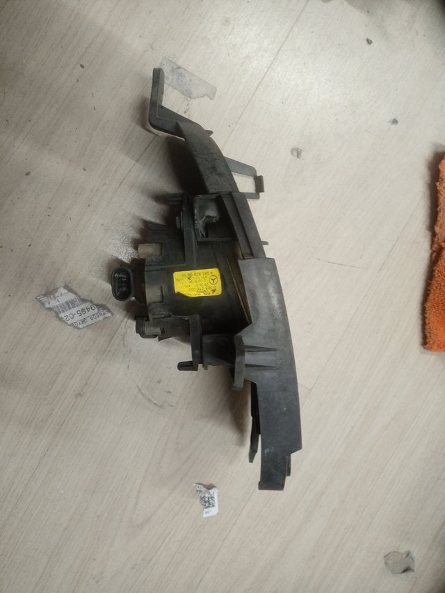 rejilla antiniebla derecha mercedes A180