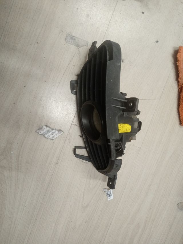 rejilla antiniebla derecha mercedes A180