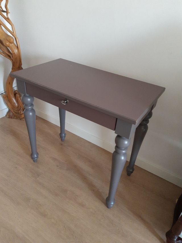 Escritorio, mesa auxiliar, tocador