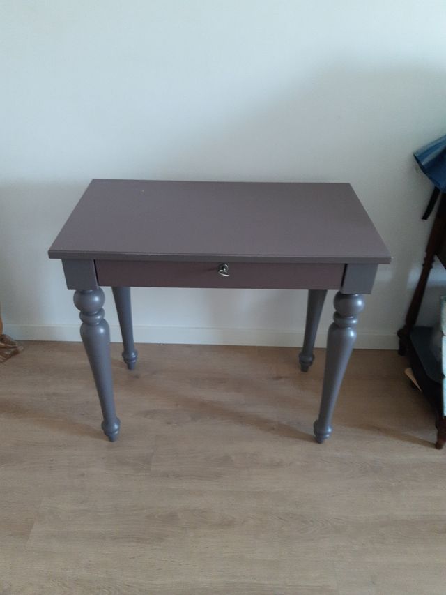 Escritorio, mesa auxiliar, tocador