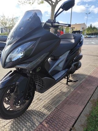 Rebajada Moto Kymco xciting 400 cc
