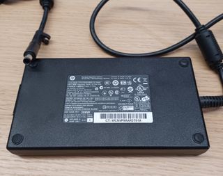 Fuente alimentación HP 200 Watios 19,5 Voltios