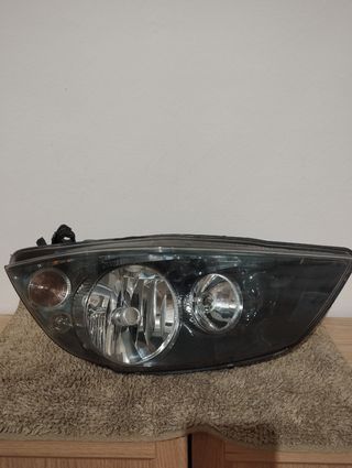 Faro Seat Ibiza 2004