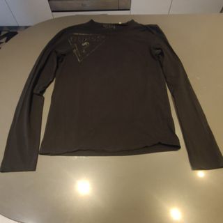 Maglia Guess con logo sulla parte destra