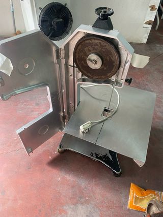 Sierra cortar huesos carniceria