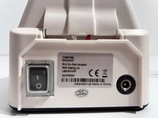 FOUR E'S SCIENTIFIC Mini incubadora de baño seco