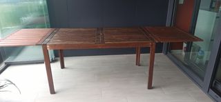Mesa, sillas y butaca terraza