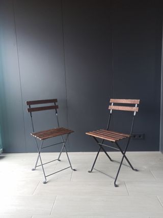 Mesa, sillas y butaca terraza