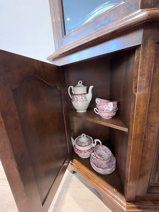 Vitrina de nogal de la casa Valenti