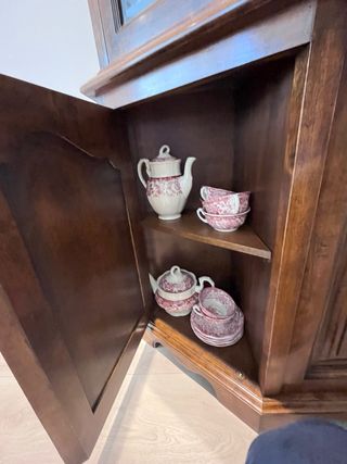 Vitrina de nogal de la casa Valenti