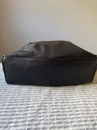 Bolso piel Calvin Klein. 
