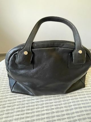 Bolso piel Calvin Klein. 