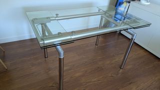 Mesa de cristal y acero extensible 2 m.