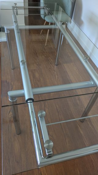 Mesa de cristal y acero extensible 2 m.