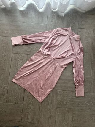 Vestido corto satinado de Yoins  Talla M Nuevo sin etiquetas