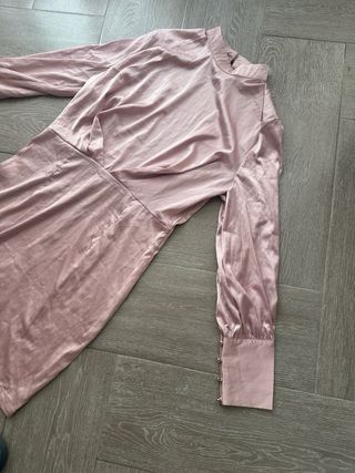 Vestido corto satinado de Yoins  Talla M Nuevo sin etiquetas