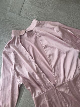 Vestido corto satinado de Yoins  Talla M Nuevo sin etiquetas