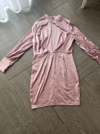 Vestido corto satinado de Yoins  Talla M Nuevo sin etiquetas
