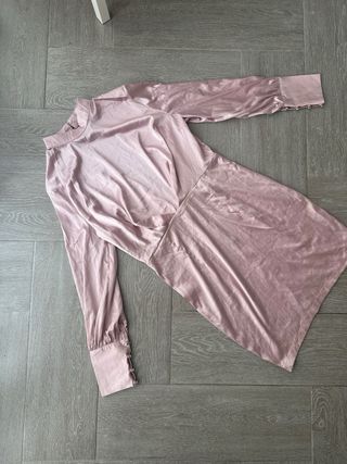 Vestido corto satinado de Yoins  Talla M Nuevo sin etiquetas