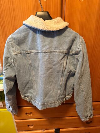 Chaqueta vaquera con borrego