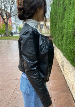 Chaqueta negra entallada efecto cuero Zara Basic Talla M/S