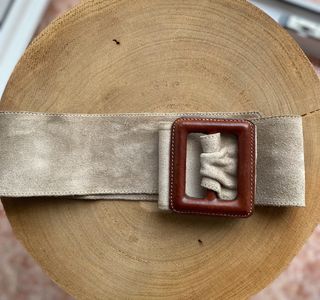 Cinturón piel vuelta Beige y hebilla de cuero 