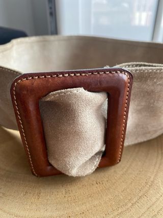 Cinturón piel vuelta Beige y hebilla de cuero 