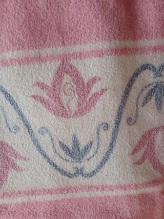 Manta rosa de lana 190x150 cms