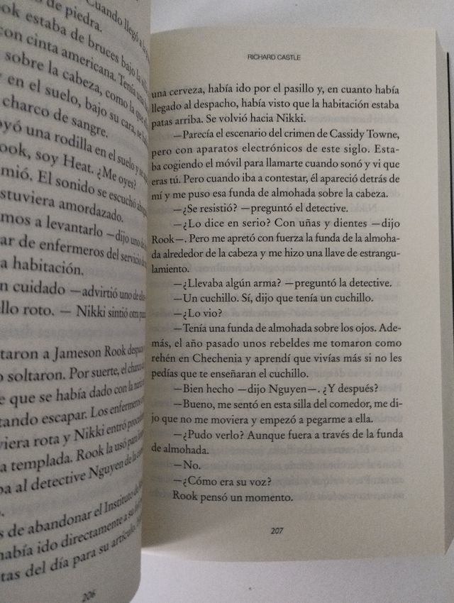 Calor desnudo Nikki Heat Richard Castle