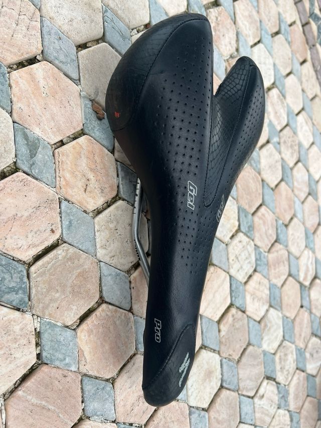 Silln specialized body geometry pro gel clasico