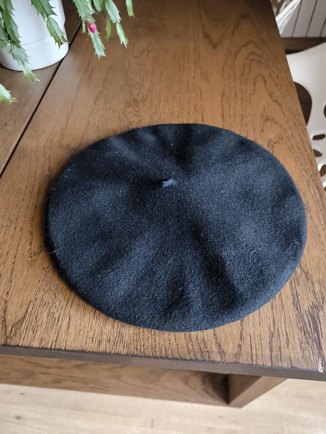 Boina negra  lana merina 