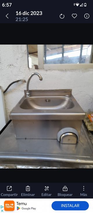 Tavoli e sedie di vari tipi