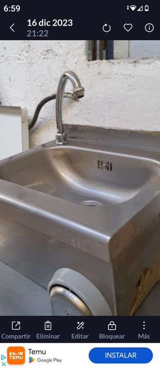 Tavoli e sedie di vari tipi