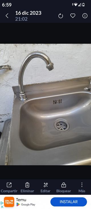 Tavoli e sedie di vari tipi