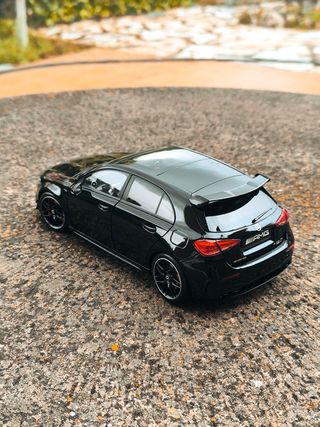 1:18 Mercedes-Benz A45 AMG, NZG