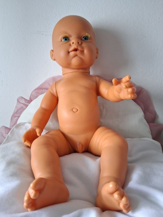 BAMBOLA FAMOSA MOLTO POCO VISTA