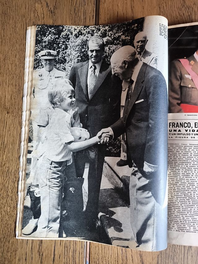 Revista historica hola especial muerte de franco