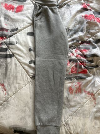 Chandal gris talla 13/14 años 