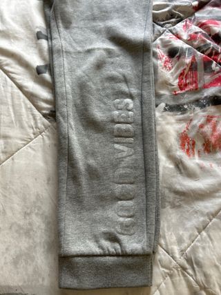 Chandal gris talla 13/14 años 