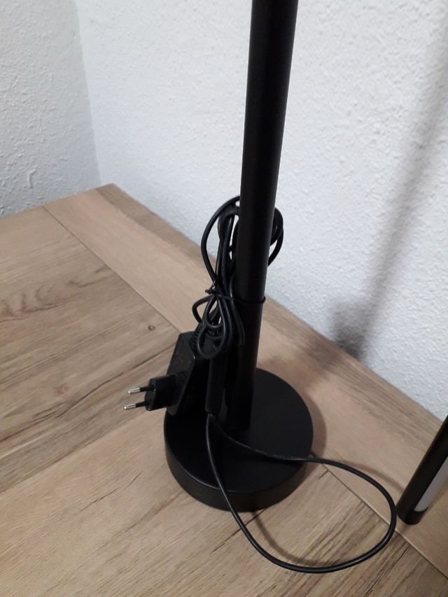 LAMPARA SOBREMESA MODERNA