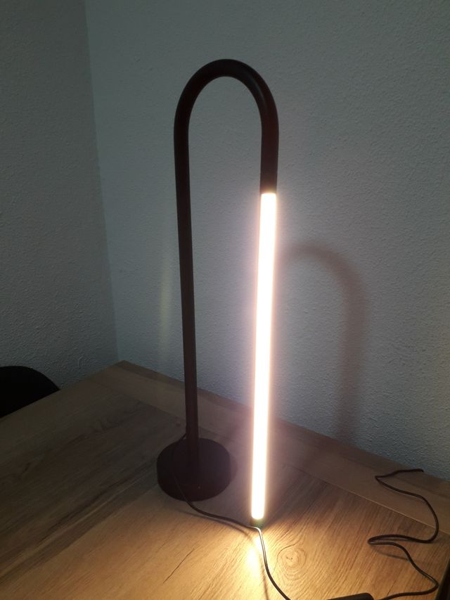 LAMPARA SOBREMESA MODERNA