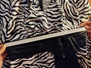 Blusa bicolor estampada animal print talla 48